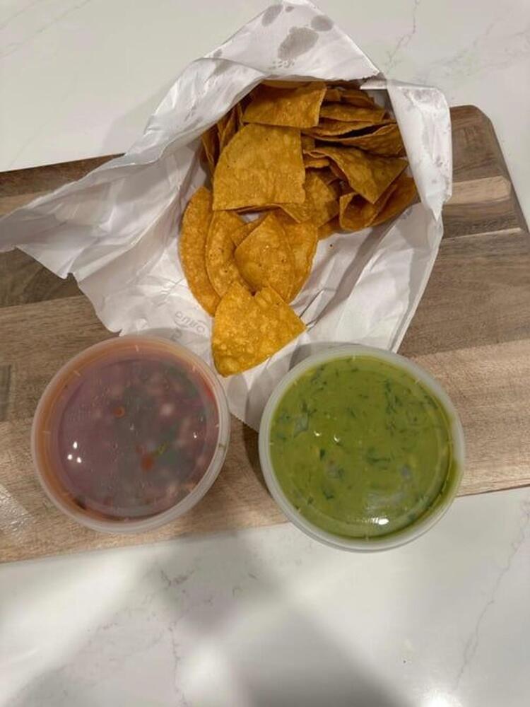 Guacamole, Chips & Salsa
